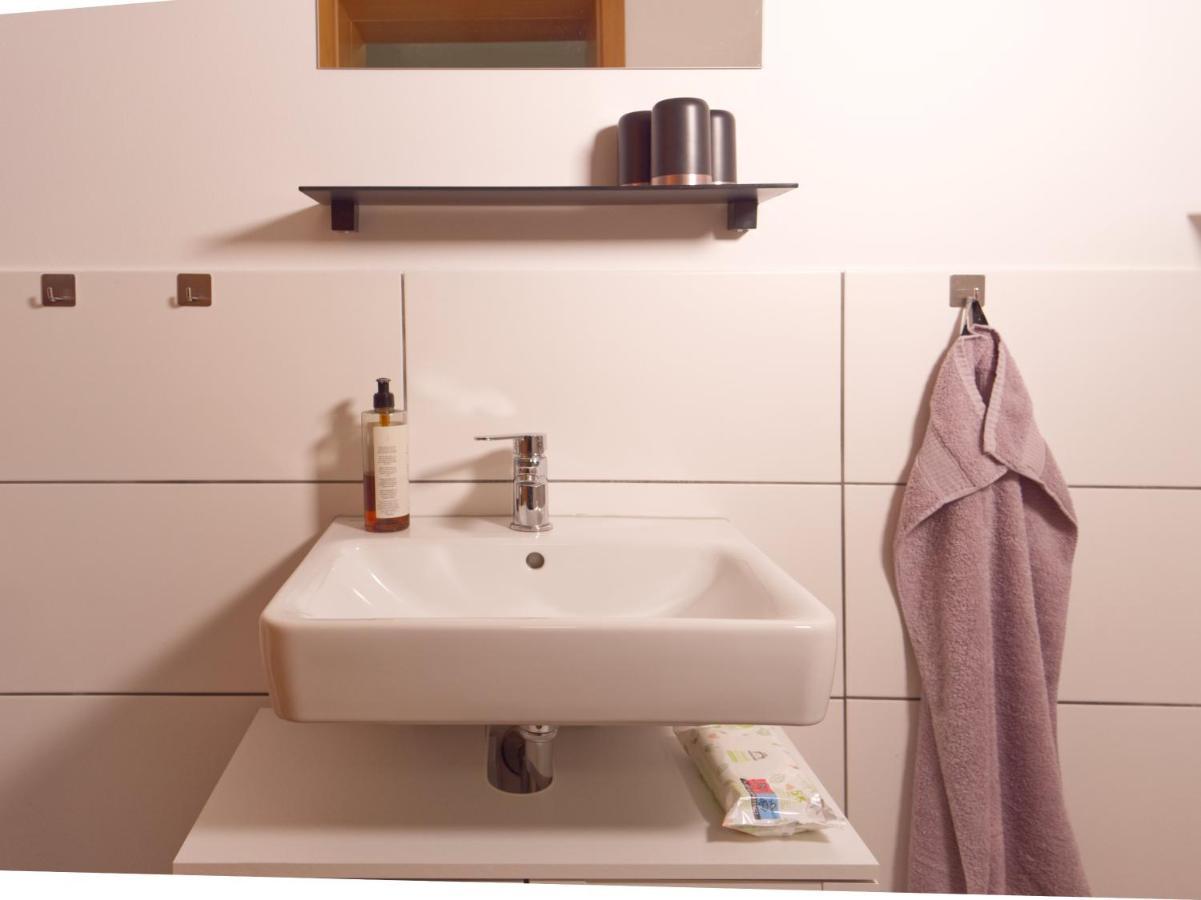 ארפורט Bohnapartments Elisa - Wohlfuehlapartment Mit 2 Gratis Parkplaetzen Und 3 Schlafzimmern - Wlan - Vollausstattung מראה חיצוני תמונה